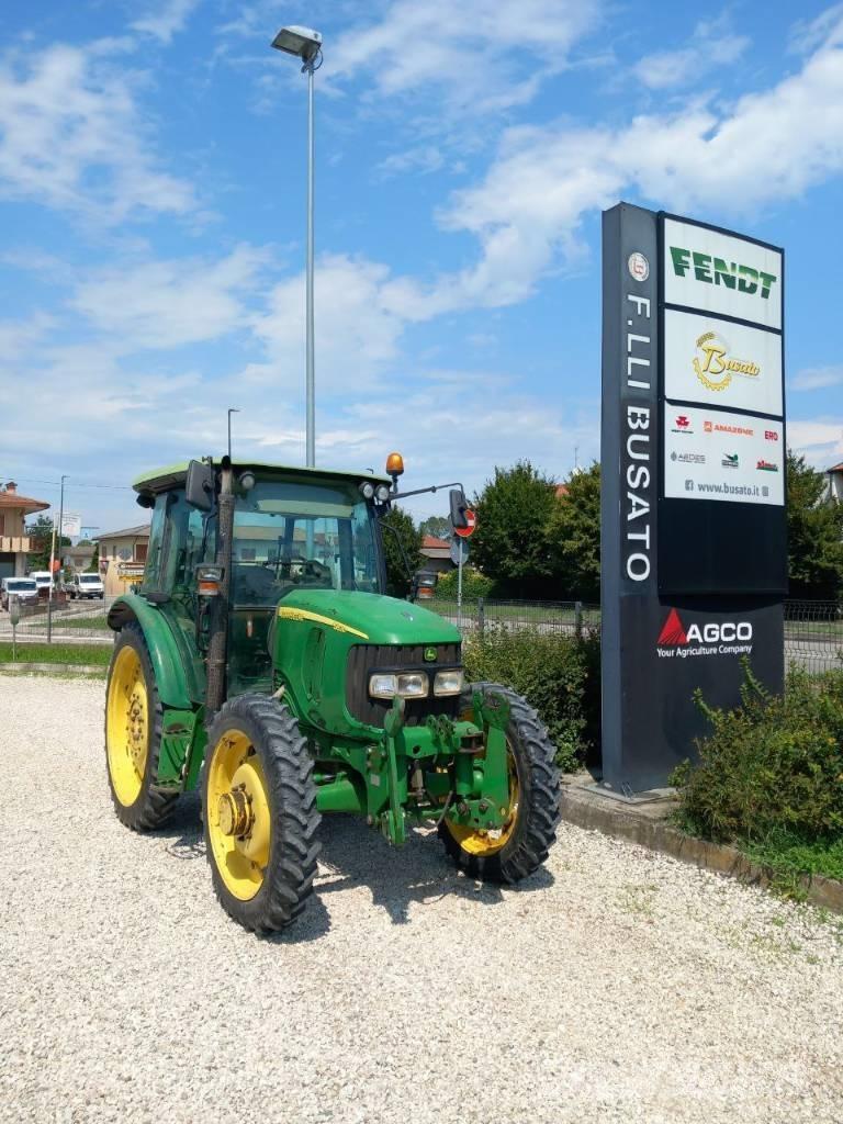 John Deere 5820 曳引機