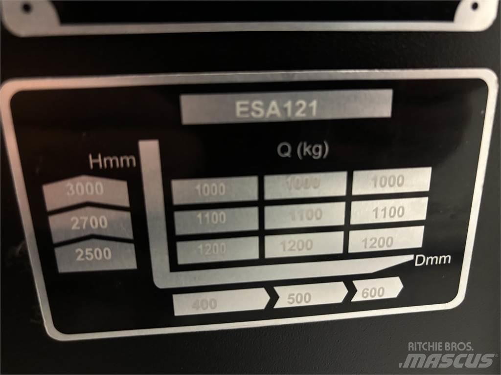 ESA 121 行走控制式堆積機