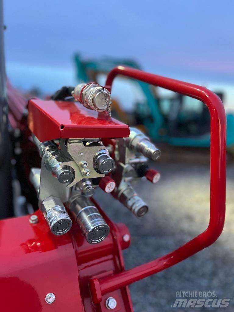 Takeuchi TL12 V2 滑移轉向裝載機