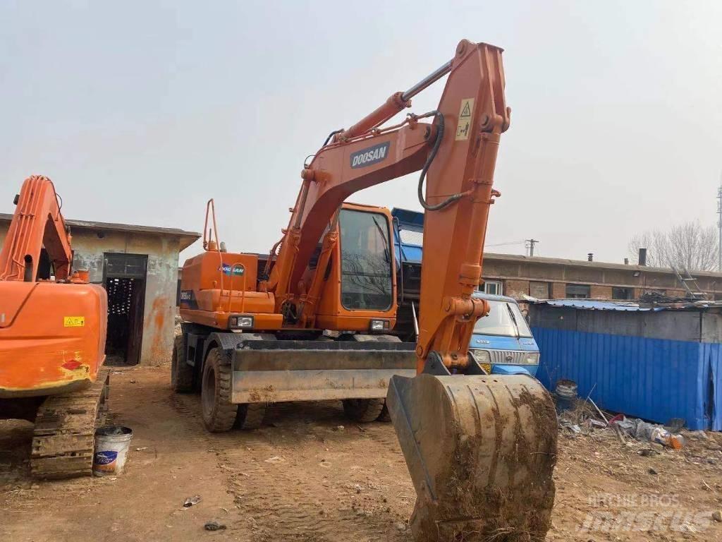Doosan DH 150W 旋轉式挖土機/掘鑿機/挖掘機