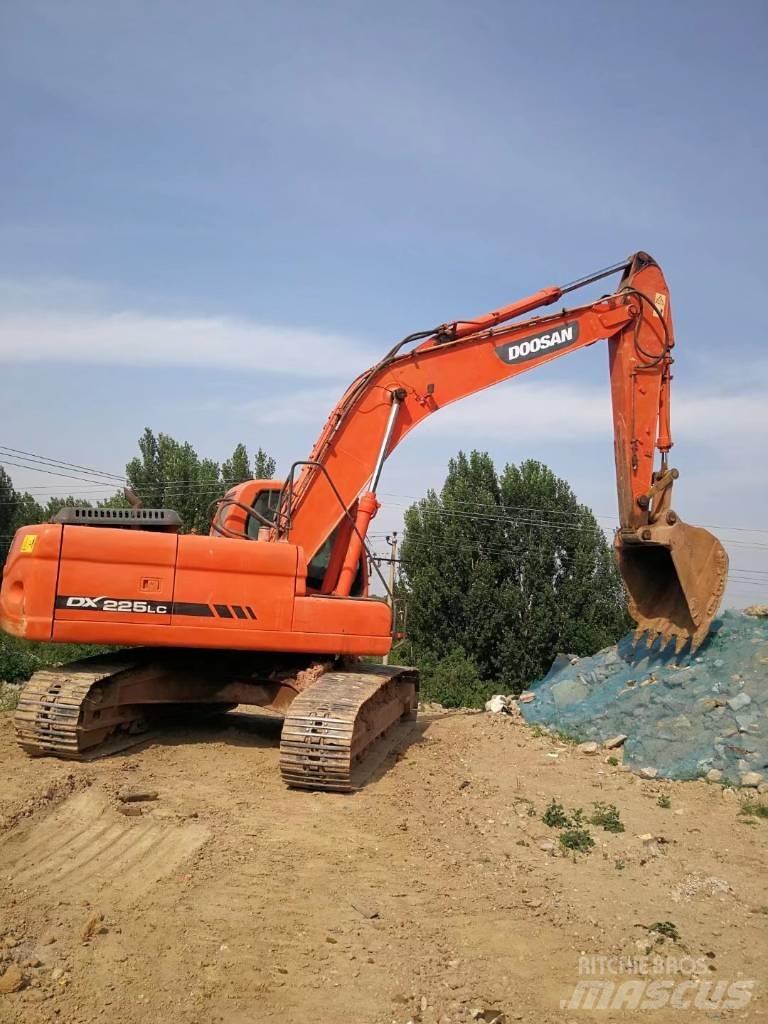 Doosan DX 225 履帶式 挖土機/掘鑿機/挖掘機
