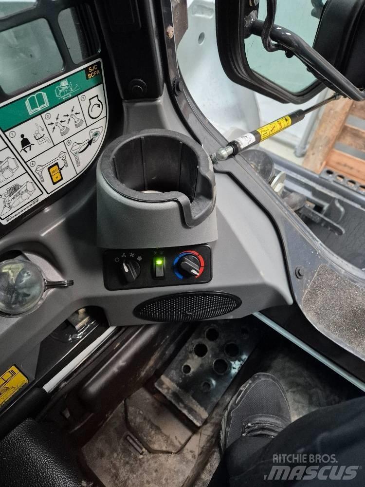 Bobcat S 590 滑移轉向裝載機