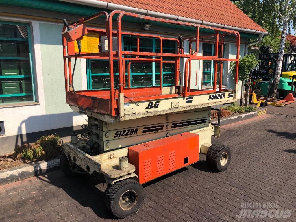 JLG CM2558    V-3343 垂直升降工作台
