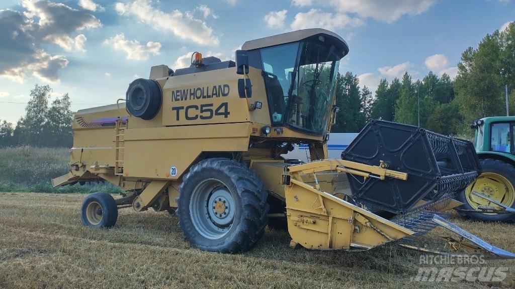 New Holland TC 54 聯合收穫機