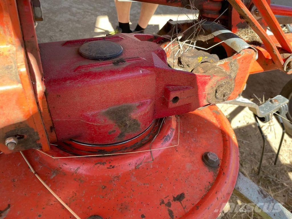 Fella TH 800 耙與翻草機