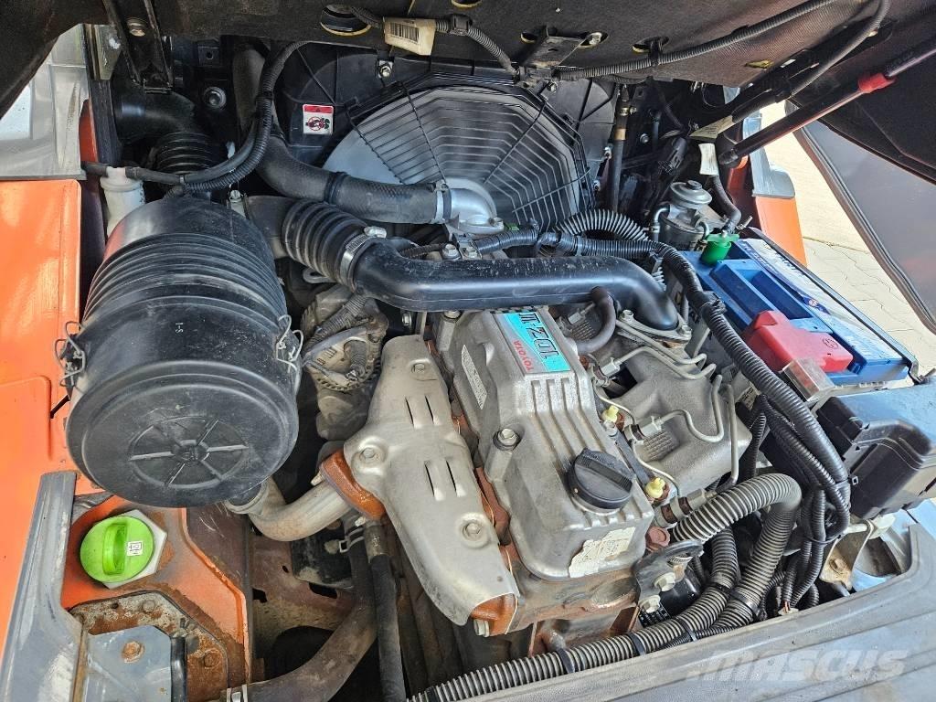 Toyota 8FDF25 柴油卡車