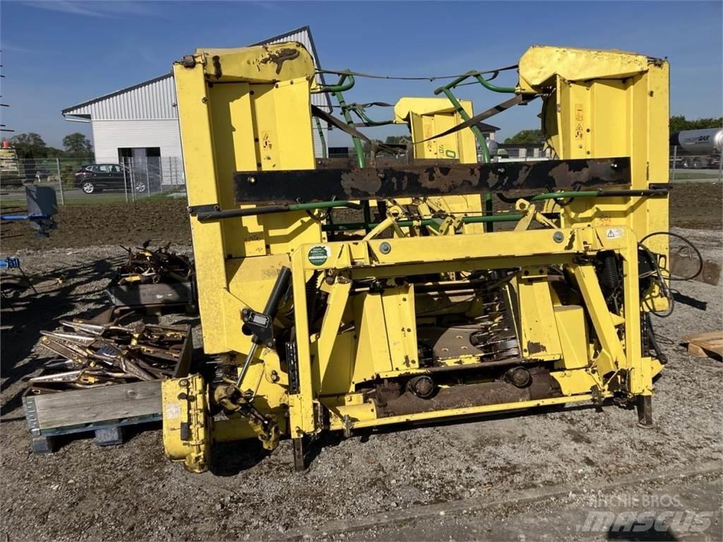 John Deere 7380 自走式飼料採集機