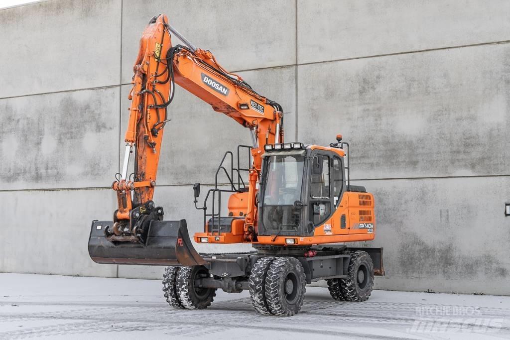 Doosan DX 140 W-3 旋轉式挖土機/掘鑿機/挖掘機