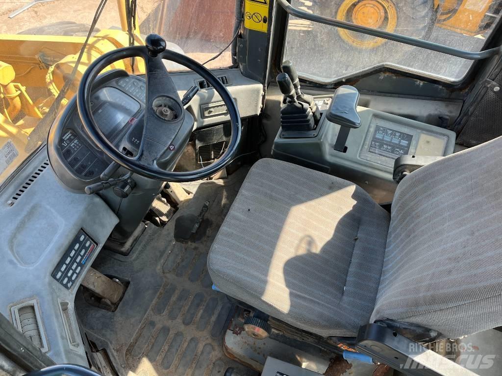 Komatsu WA 480 輪胎式裝載機