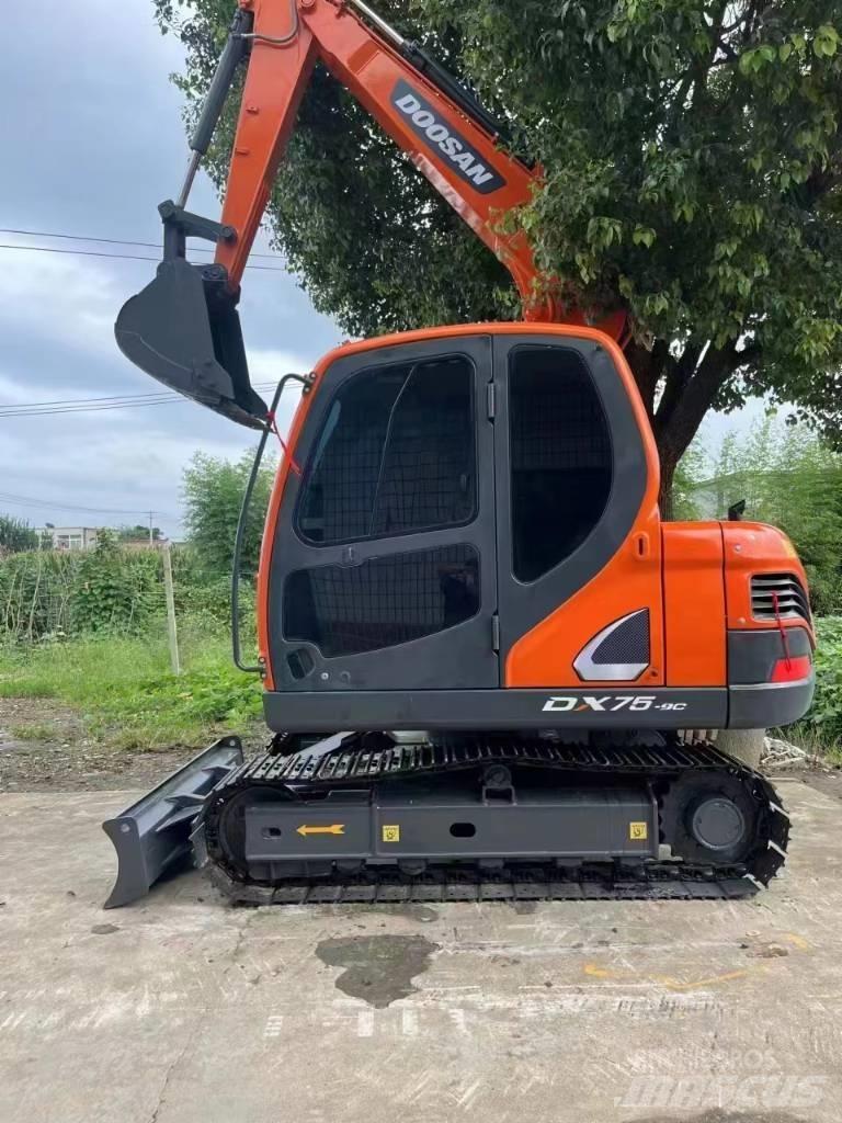 Doosan DX75 小型挖土機/掘鑿機<7t(小型挖掘機)