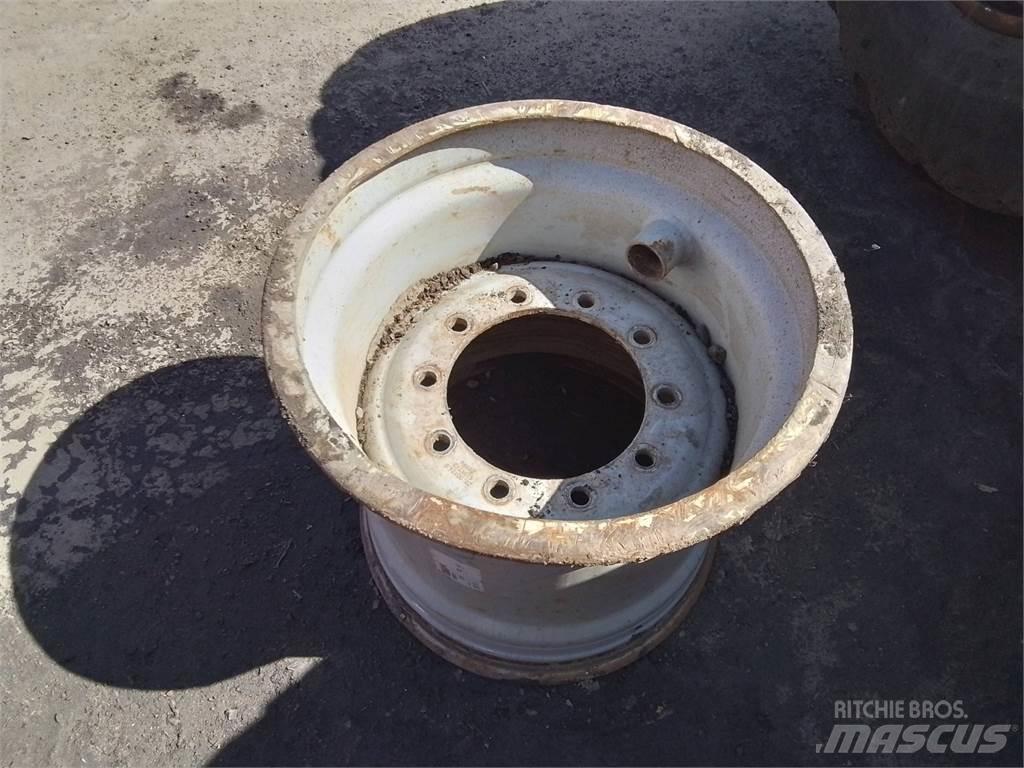 Valmet 901 22x24,5 輪胎、車輪和輪圈