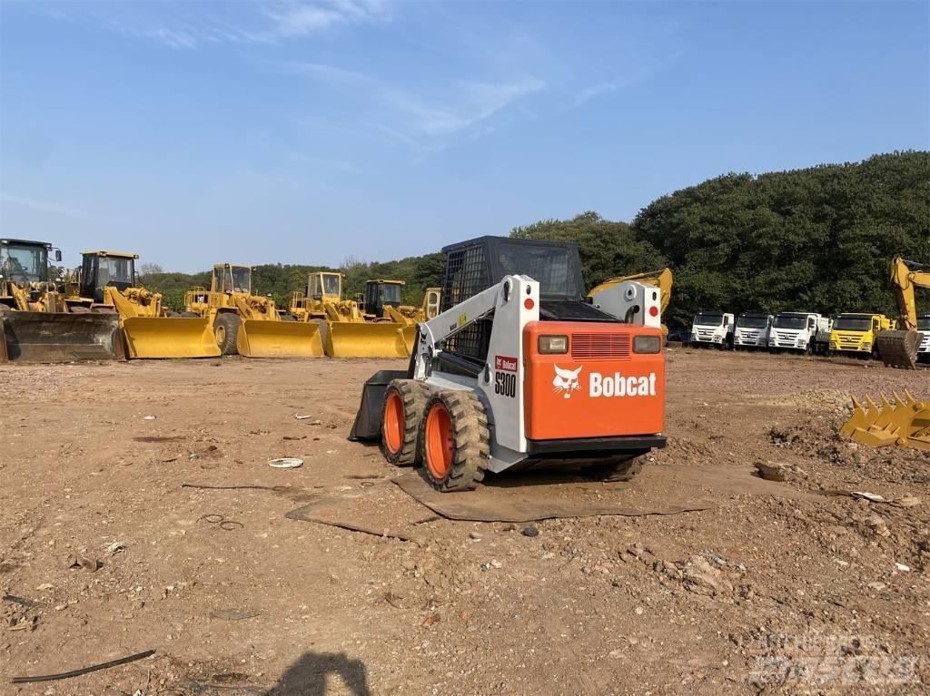 Bobcat S 300 滑移轉向裝載機