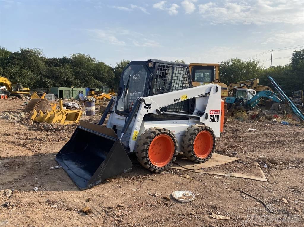Bobcat S 300 滑移轉向裝載機