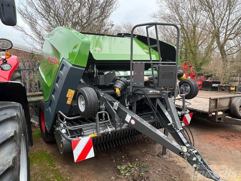 Fendt Rotana F130FC 圓型牧草打包機