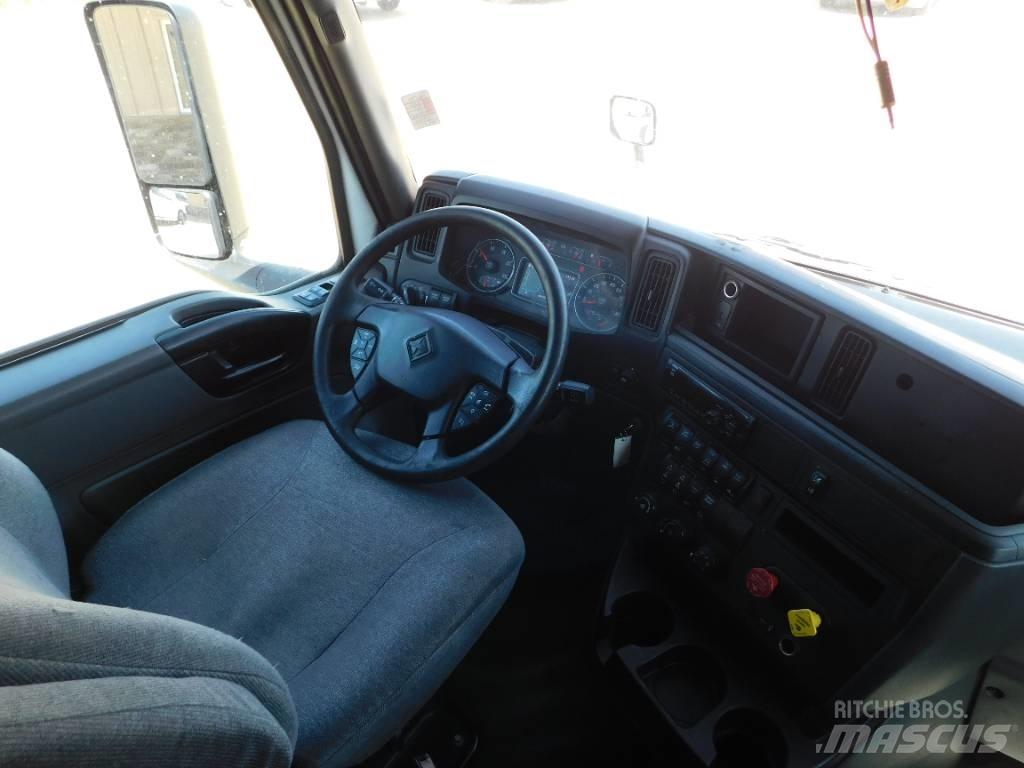 International LT 625 曳引機組件