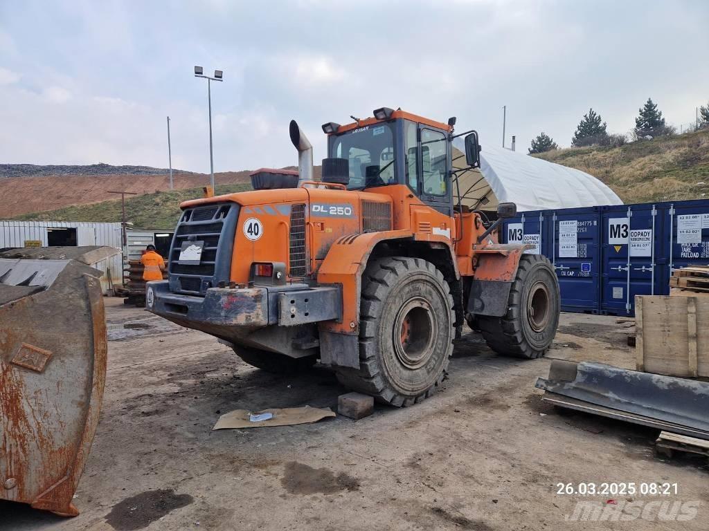 Doosan DL 250 輪胎式裝載機