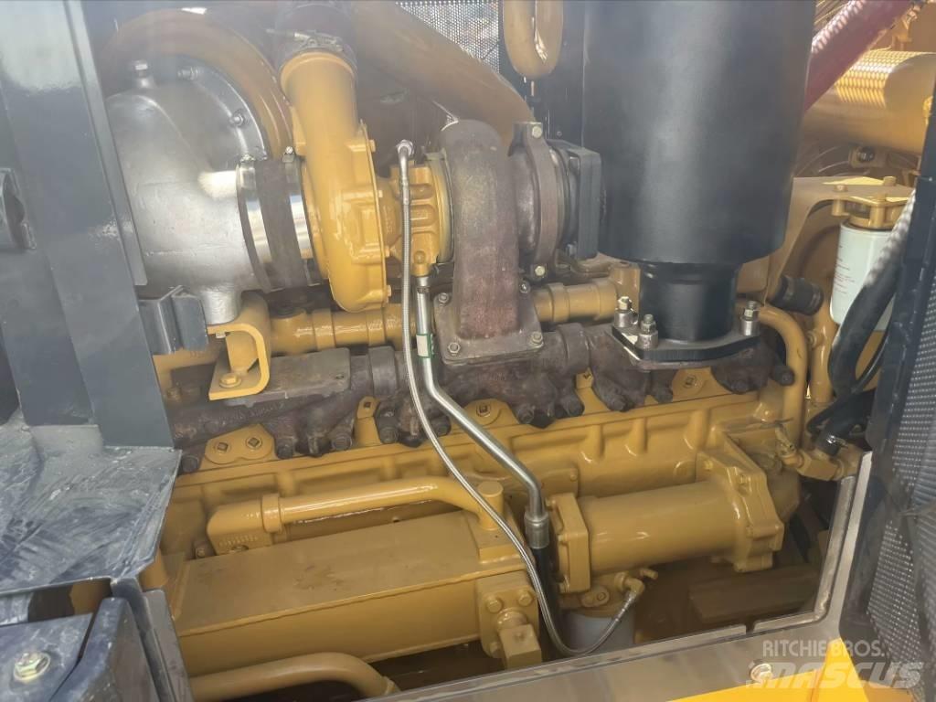 Shantui SD 22 履帶推土機