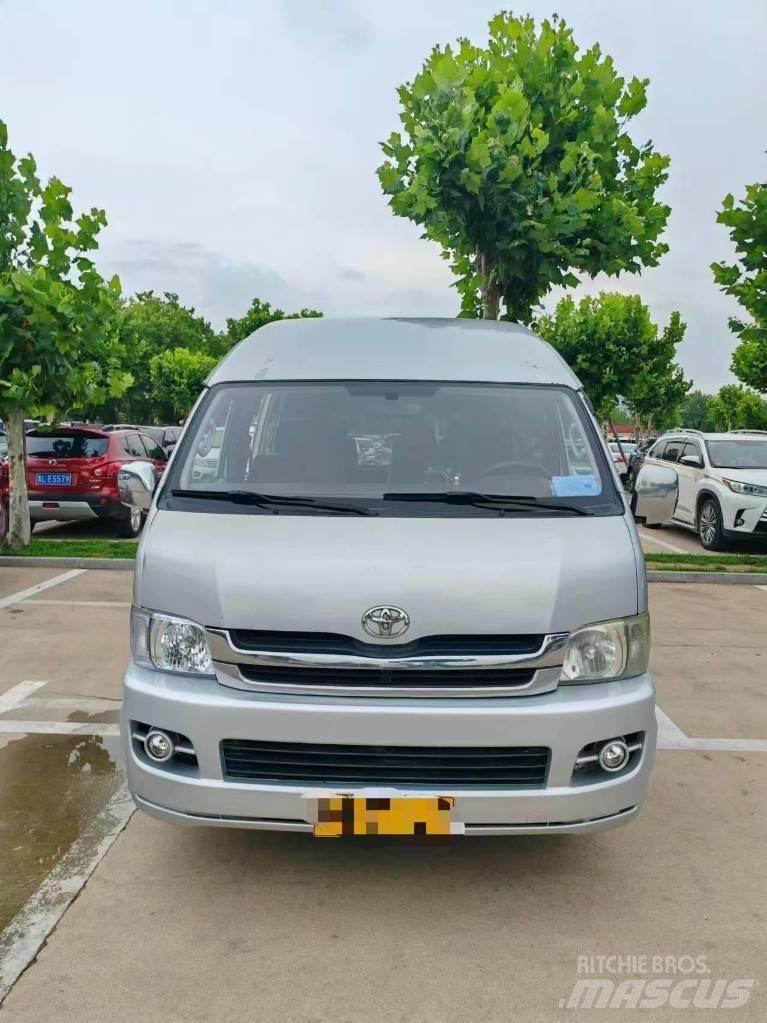 Toyota Coaster 公路客運汽車