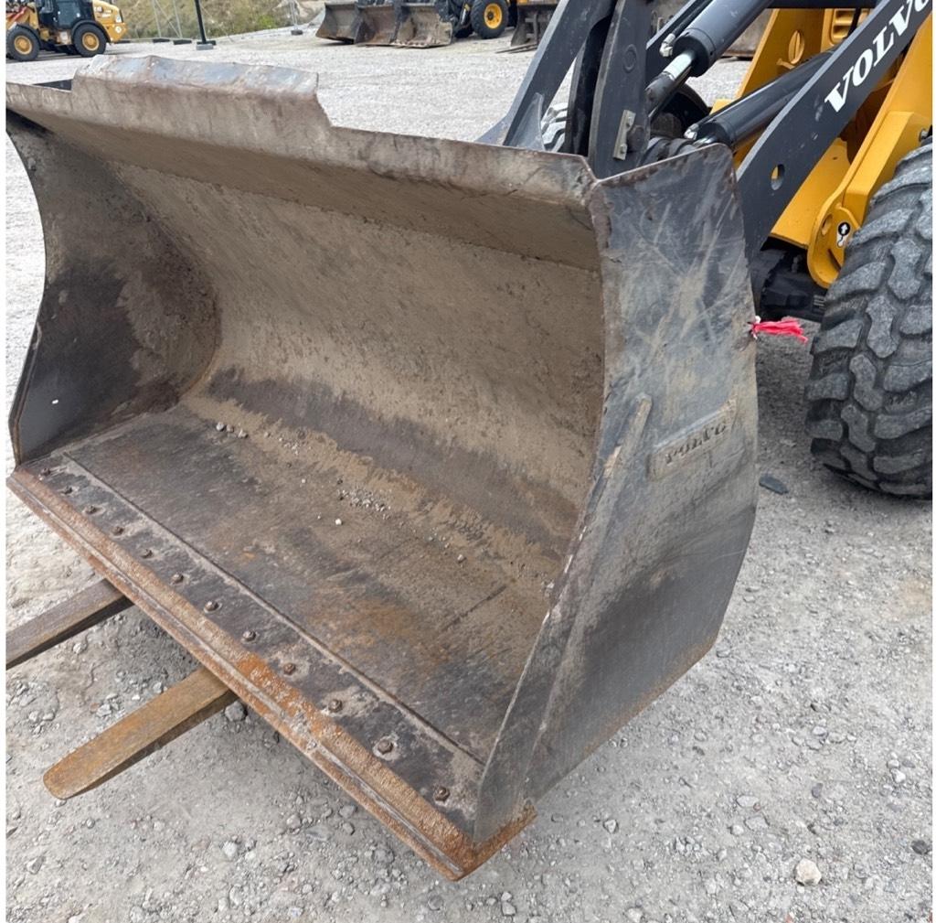 Volvo L25F 輪胎式裝載機