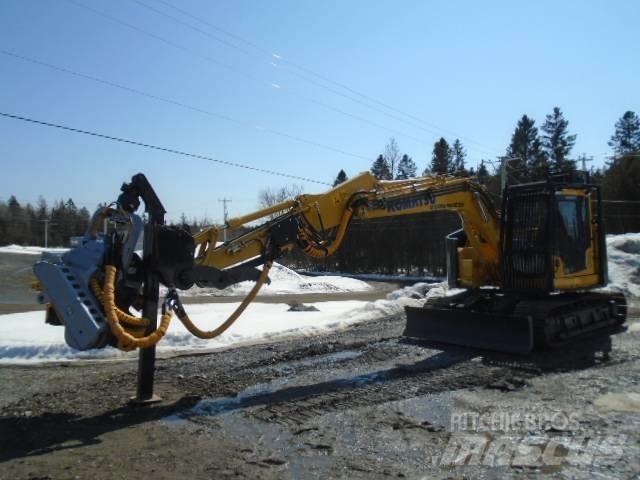 Komatsu PC138USCL-11 收穫機