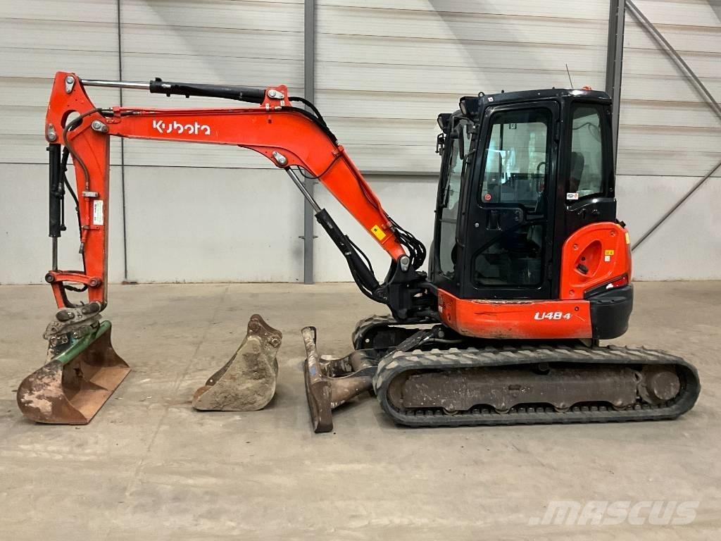 Kubota U 48-4 小型挖土機/掘鑿機<7t(小型挖掘機)