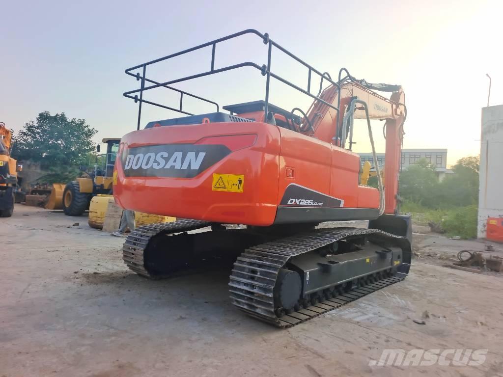 Doosan DX 225 LC 履帶式 挖土機/掘鑿機/挖掘機