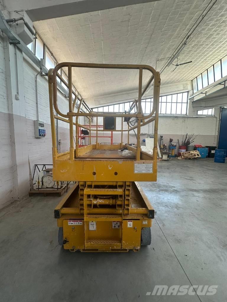 Haulotte Compact 10 剪式升降機