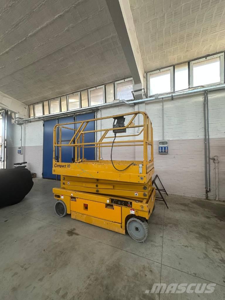 Haulotte Compact 10 剪式升降機