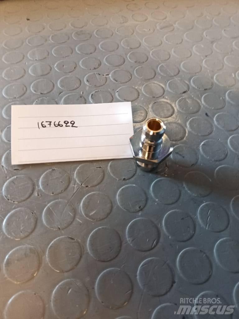 Volvo NIPPLE 1676622 其他組件