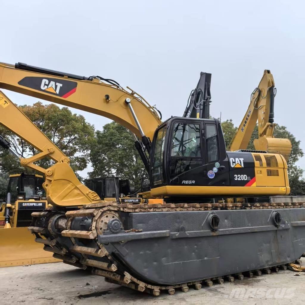CAT 320 D 水陸兩用挖掘機