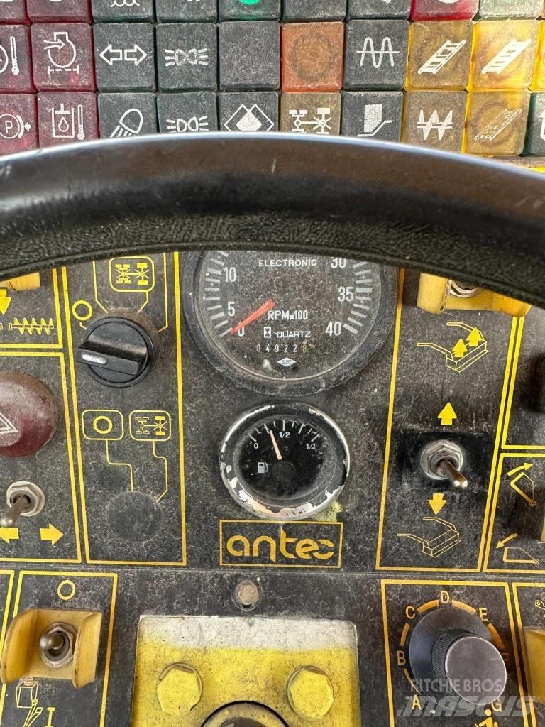 Ammann AFW 350 E 瀝青攤舖機/鋪路機