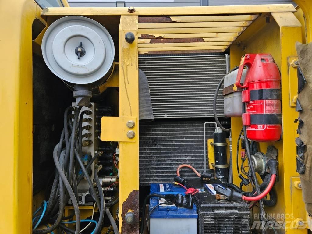 Komatsu PW 130ES-6K 旋轉式挖土機/掘鑿機/挖掘機