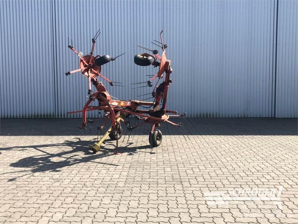 Kuhn GF 5000 MHA 耙與翻草機