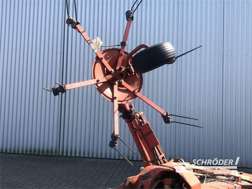 Kuhn GF 5000 MHA 耙與翻草機