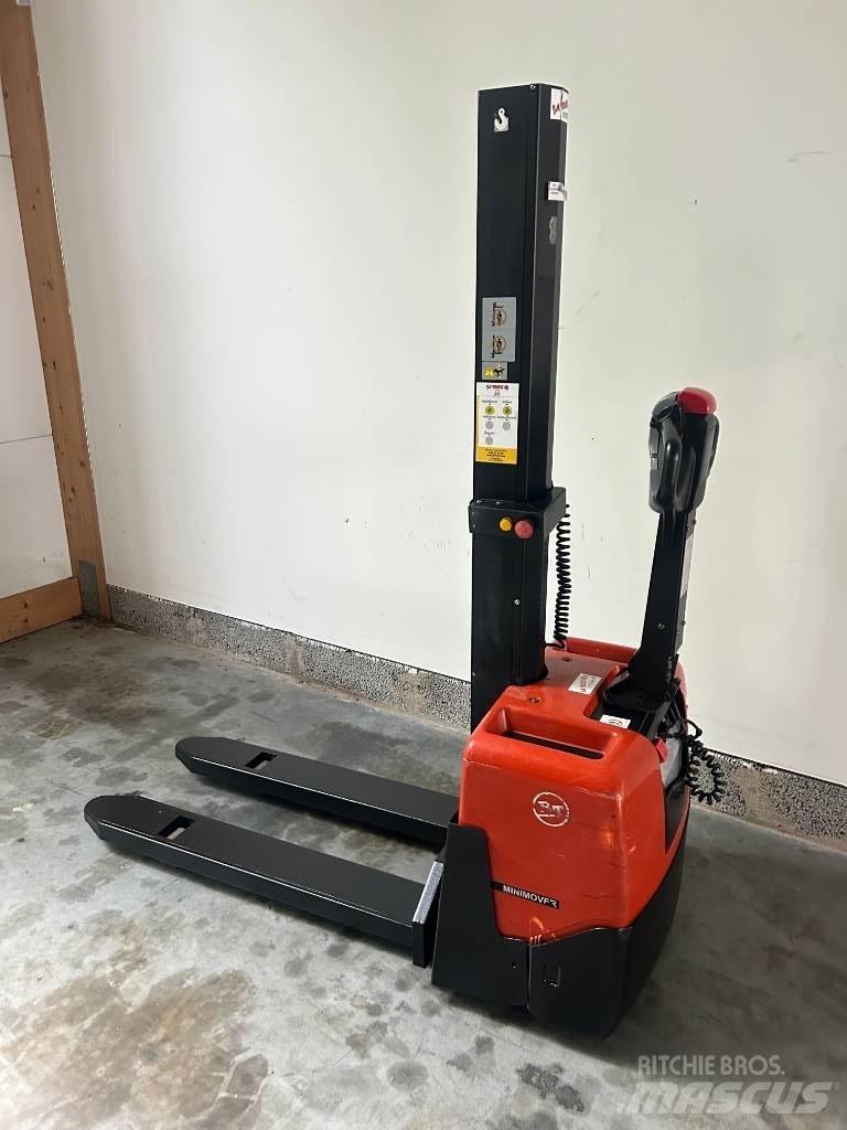 BT HWE 100 行走控制式堆積機