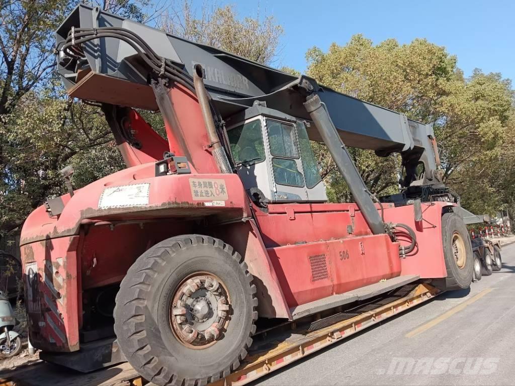 Kalmar DRT 450 前伸型堆積機