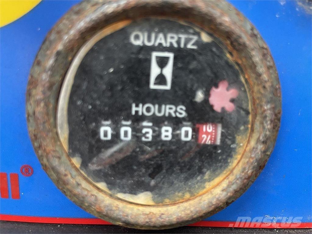 Mantall XE160W 剪式升降機