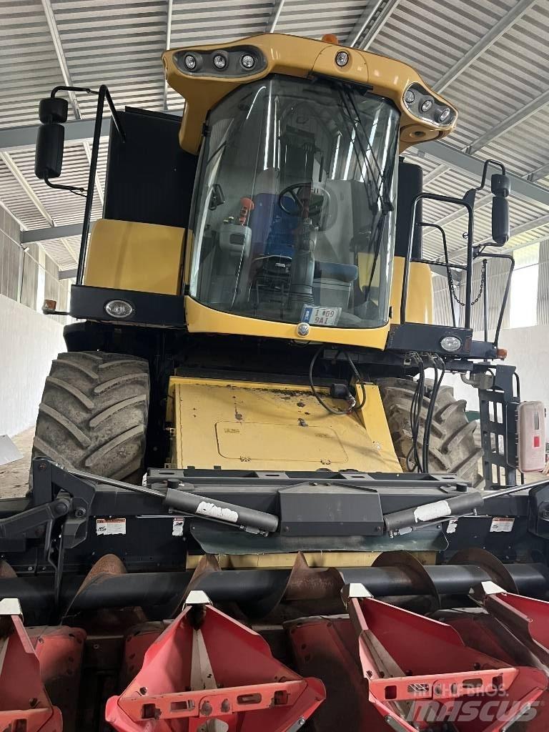 New Holland CX 6090 聯合收穫機