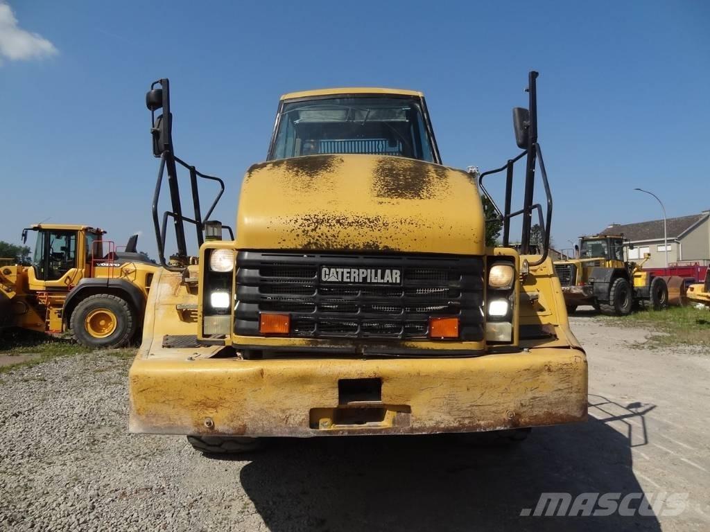 CAT 740 鉸接式起吊車