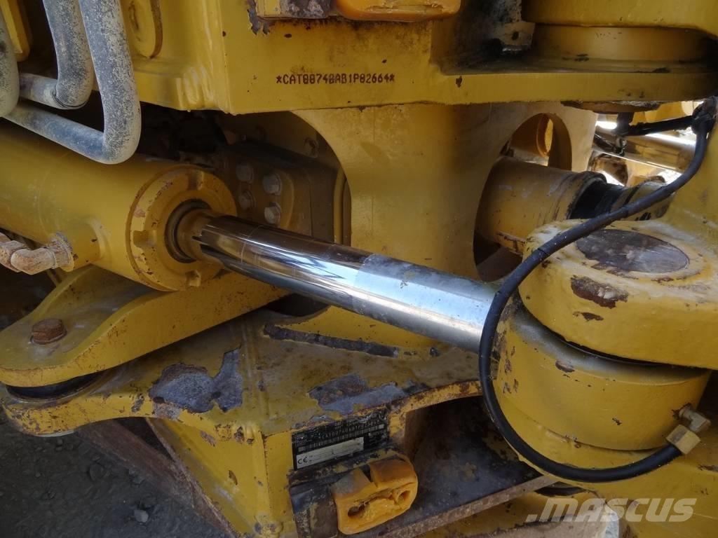 CAT 740 鉸接式起吊車