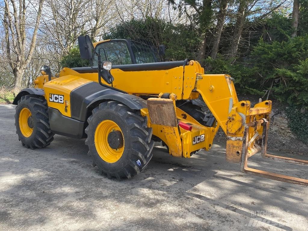 JCB 535-125 伸縮臂操作車