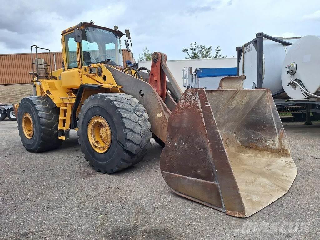 Volvo L220D 輪胎式裝載機