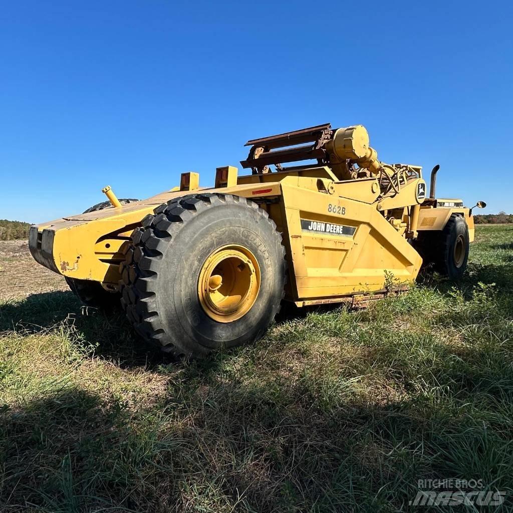 DEERE 862B 刮土機