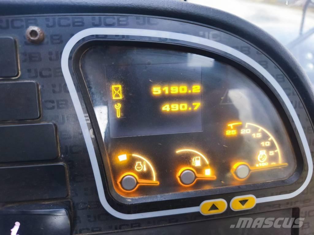 JCB 535-140 伸縮臂操作車