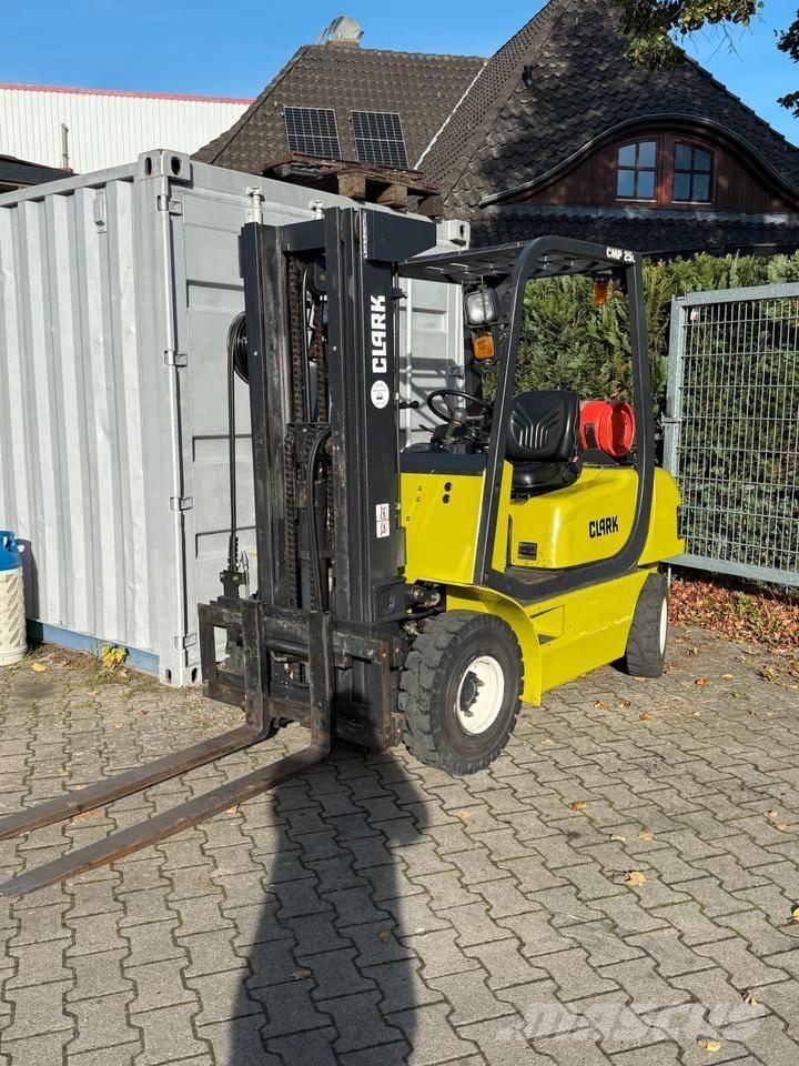 Clark CMP 25 L 液化石油氣LPG卡車