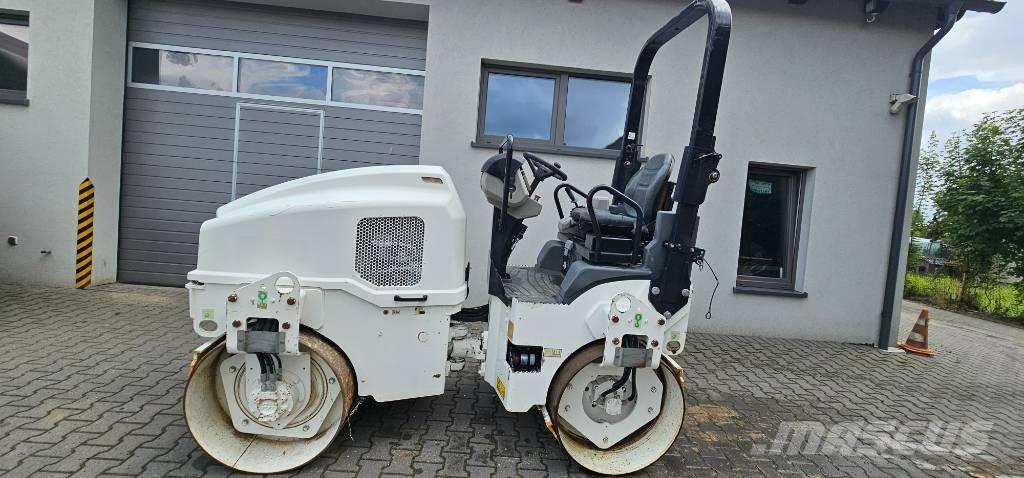 CAT CB 24 B 雙輪滾壓機