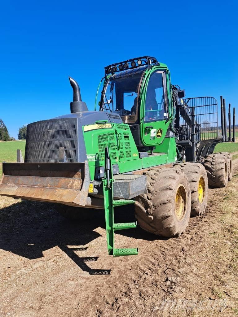 John Deere 1110 G 集運機