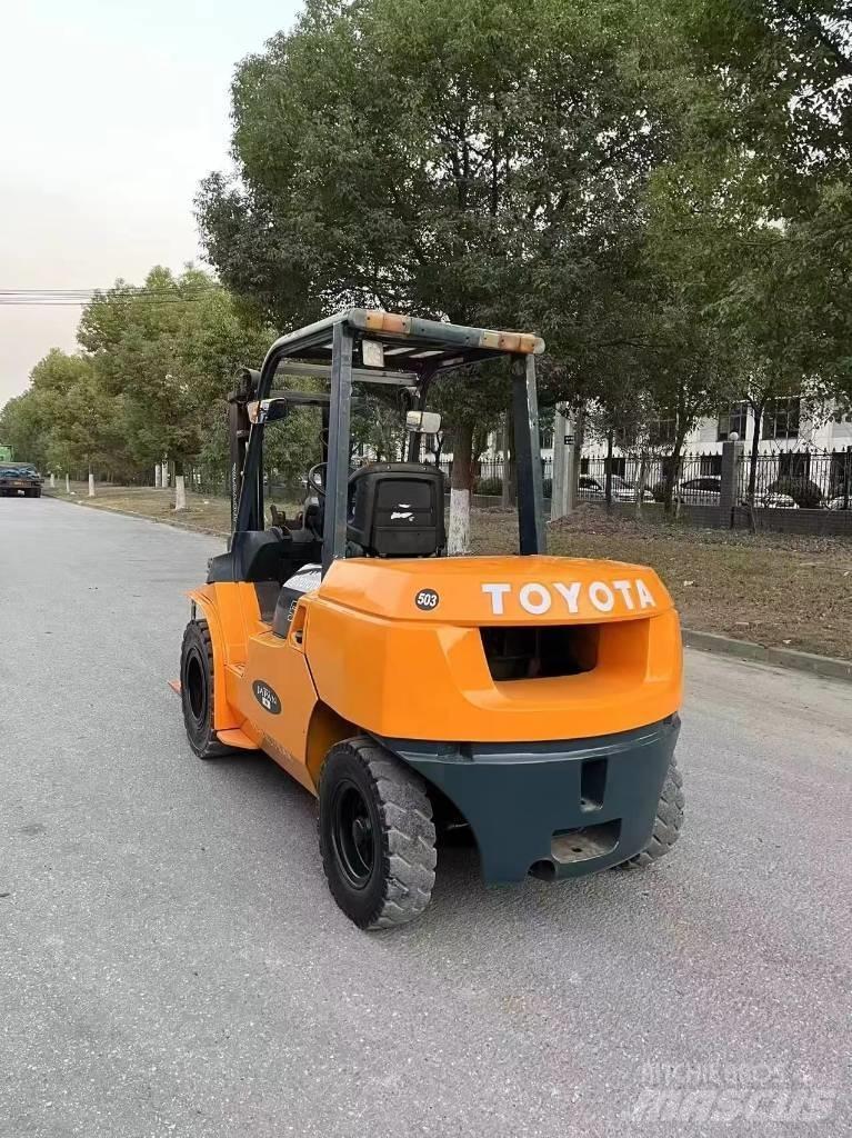 Toyota FD 50 柴油卡車