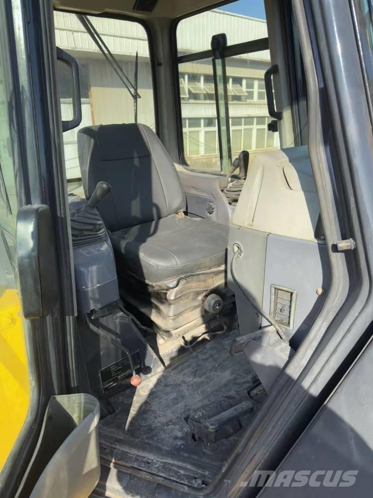 Komatsu D 85 EX-18 履帶推土機