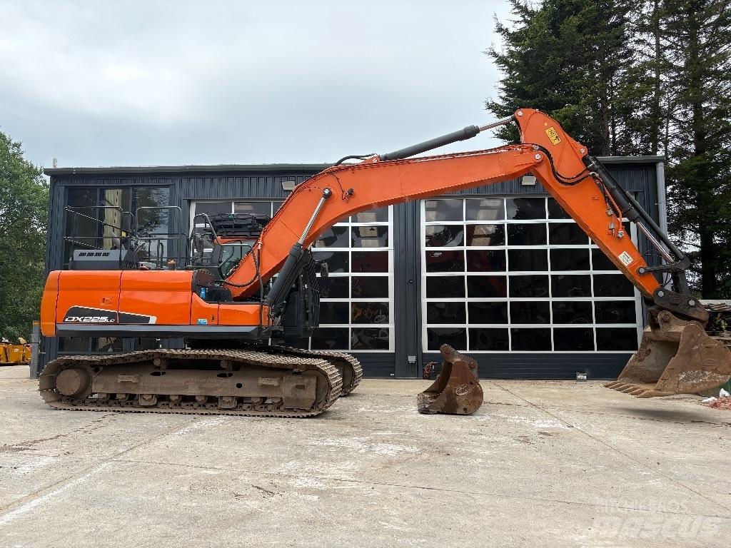 Doosan DX 225 LC-5 履帶式 挖土機/掘鑿機/挖掘機